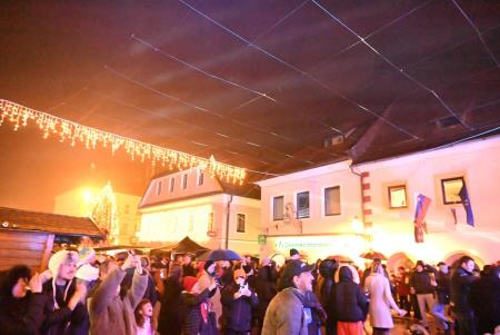 V novo leto stopili skupaj z ansamblom Galop (37)